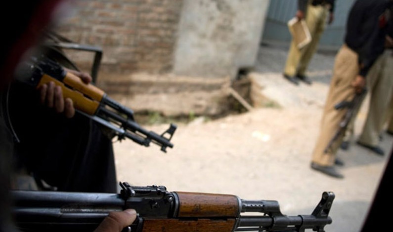 Gunmen kill 5 customs officials in Kohat Gunmen kill 5 customs officials in Kohat