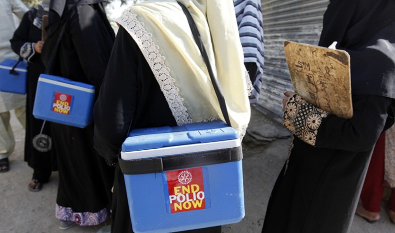 Policeman guarding polio team killed in Quetta firing Policeman guarding polio team killed in Quetta firing