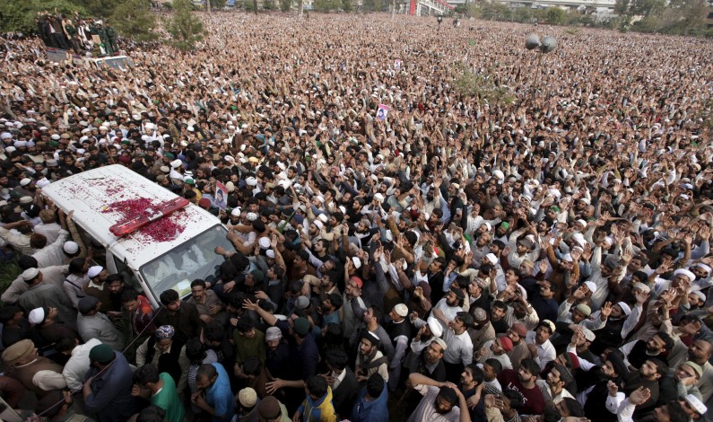 Thousands at funeral of Mumtaz Qadri executed for murdering Governor Salman Taseer Thousands at funeral of Mumtaz Qadri executed for murdering Governor Salman Taseer