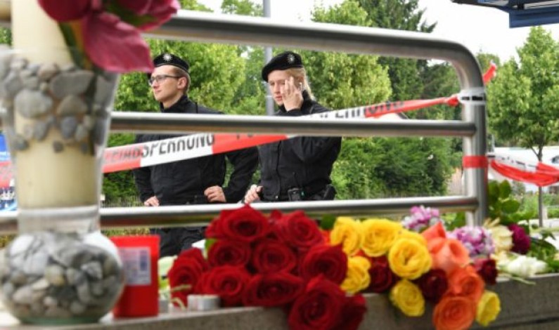 میونخ: فائرنگ میں دس ہلاک، ’حملہ آور اکیلا تھا‘ میونخ: فائرنگ میں دس ہلاک، ’حملہ آور اکیلا تھا‘