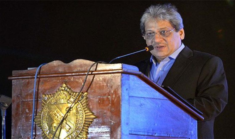 Ishratul Ebad Khan leaves Pakistan, flies to Dubai Ishratul Ebad Khan leaves Pakistan, flies to Dubai